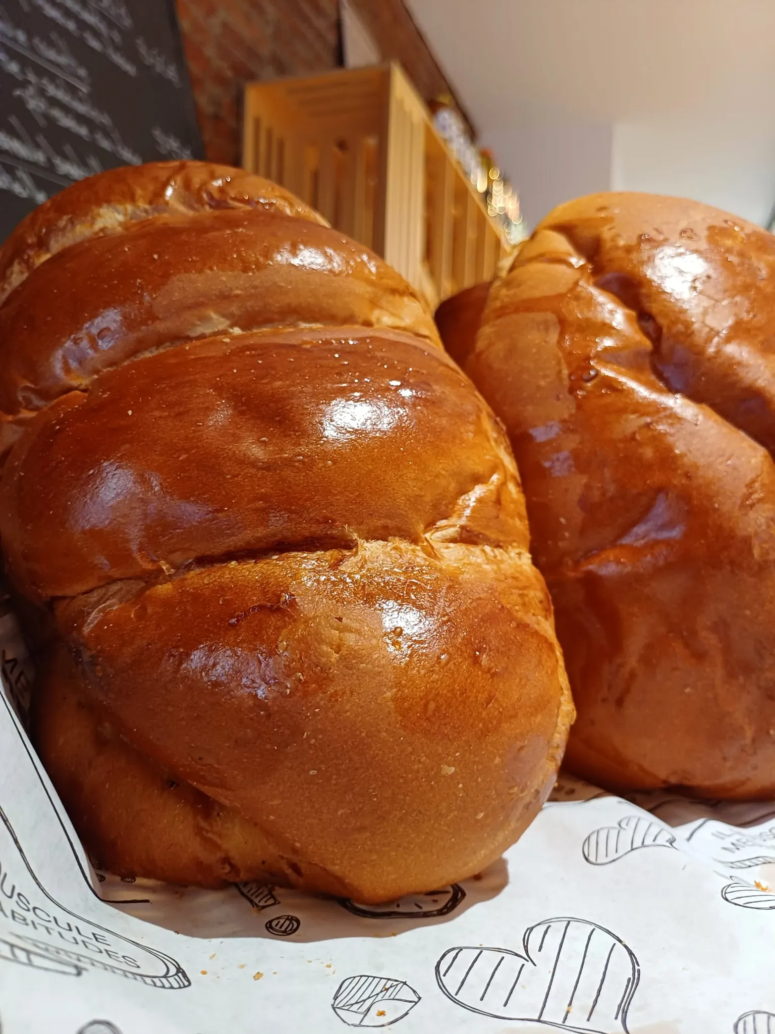 Brioche tressée dorée